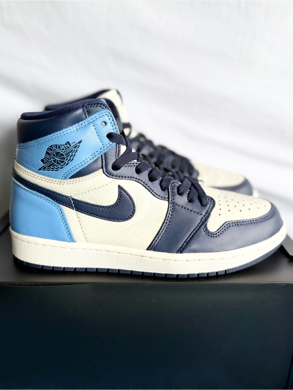 AUTHENTIC Jordan 1 Retro High Obsidian size 8.5 555088-140 2019 PRE-OWNED